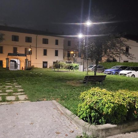 Bilocale Liberty Apartamento Viggiù Exterior foto
