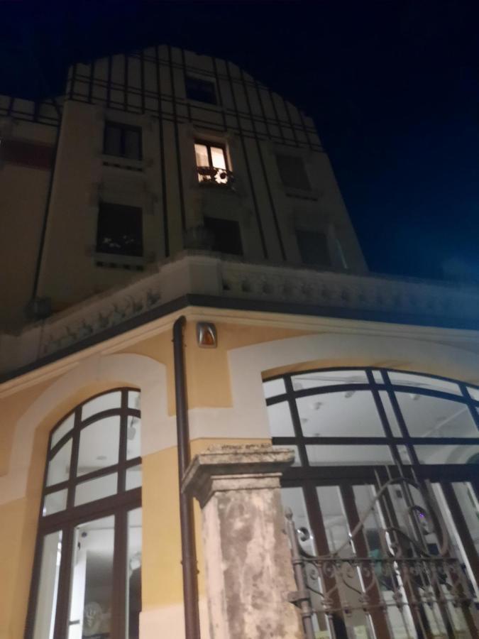 Bilocale Liberty Apartamento Viggiù Exterior foto