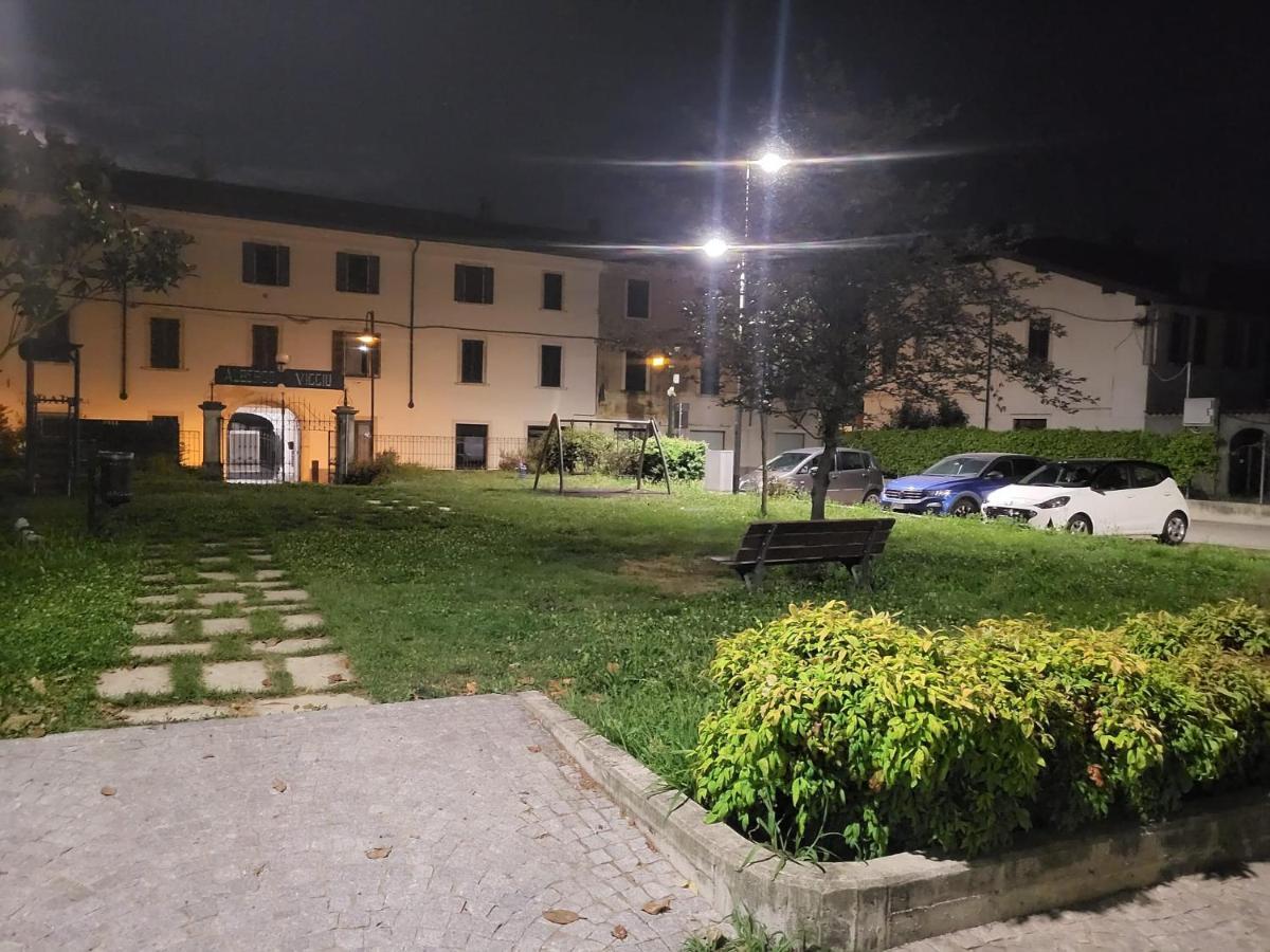 Bilocale Liberty Apartamento Viggiù Exterior foto